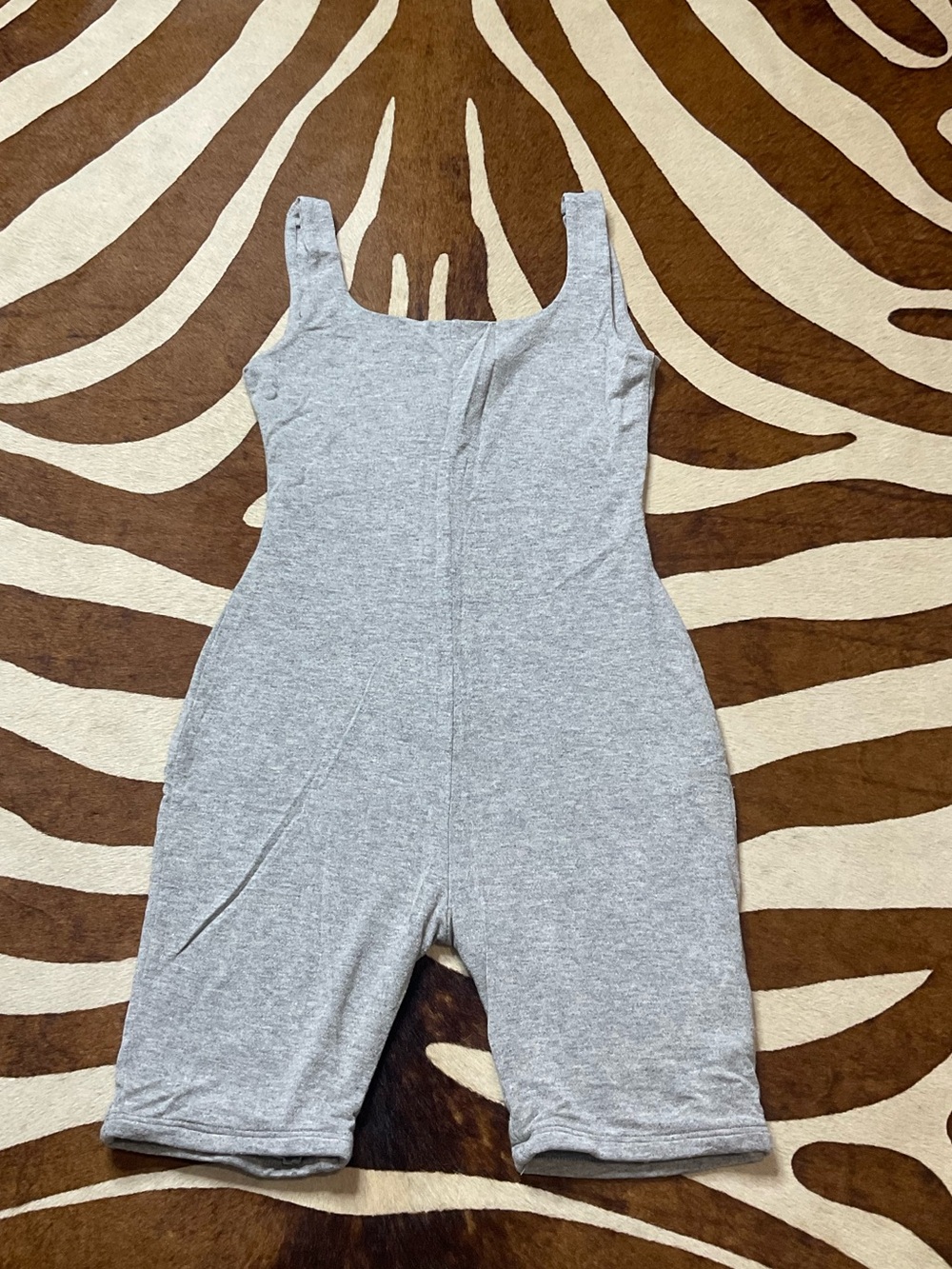 Naked Wardrobe Heather Grey Sculpt Sporty Romper Shortie Bodysuit Size Small - Picture 5 of 6
